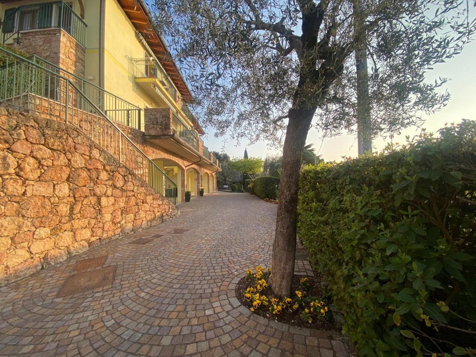 ברנצונה סול גארדה Residence Solei Classic & Plus מראה חיצוני תמונה
